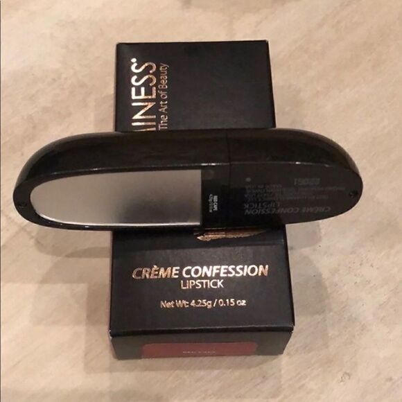 NEW Luminess creme confession lipstick in Red Cape - Picture 5 of 6